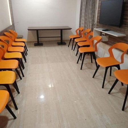 Residenza Adhikrishna Arcade Hotel Erode Buitenkant foto
