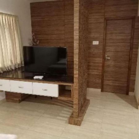 Residenza Adhikrishna Arcade Hotel Erode Buitenkant foto