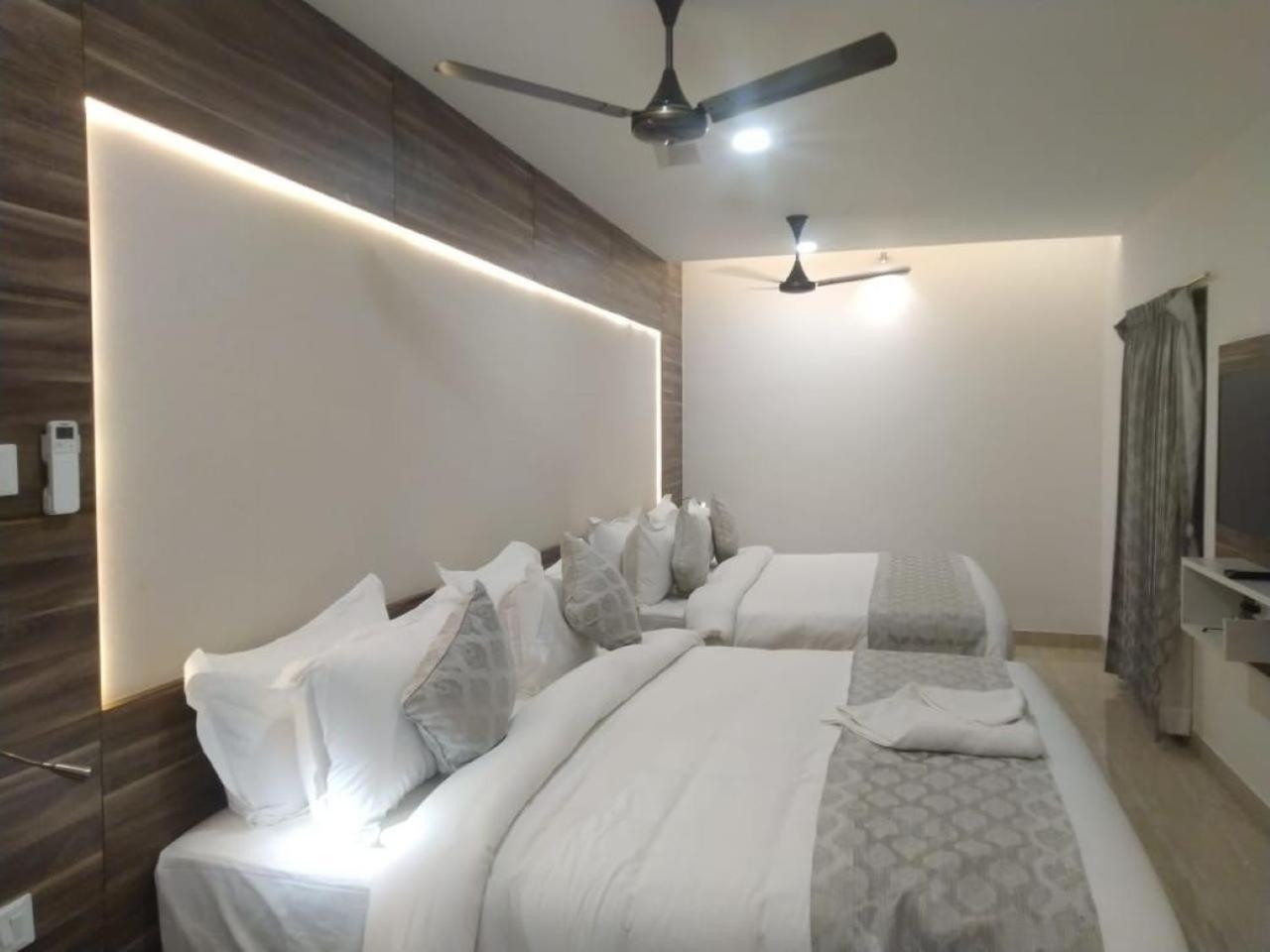 Residenza Adhikrishna Arcade Hotel Erode Buitenkant foto